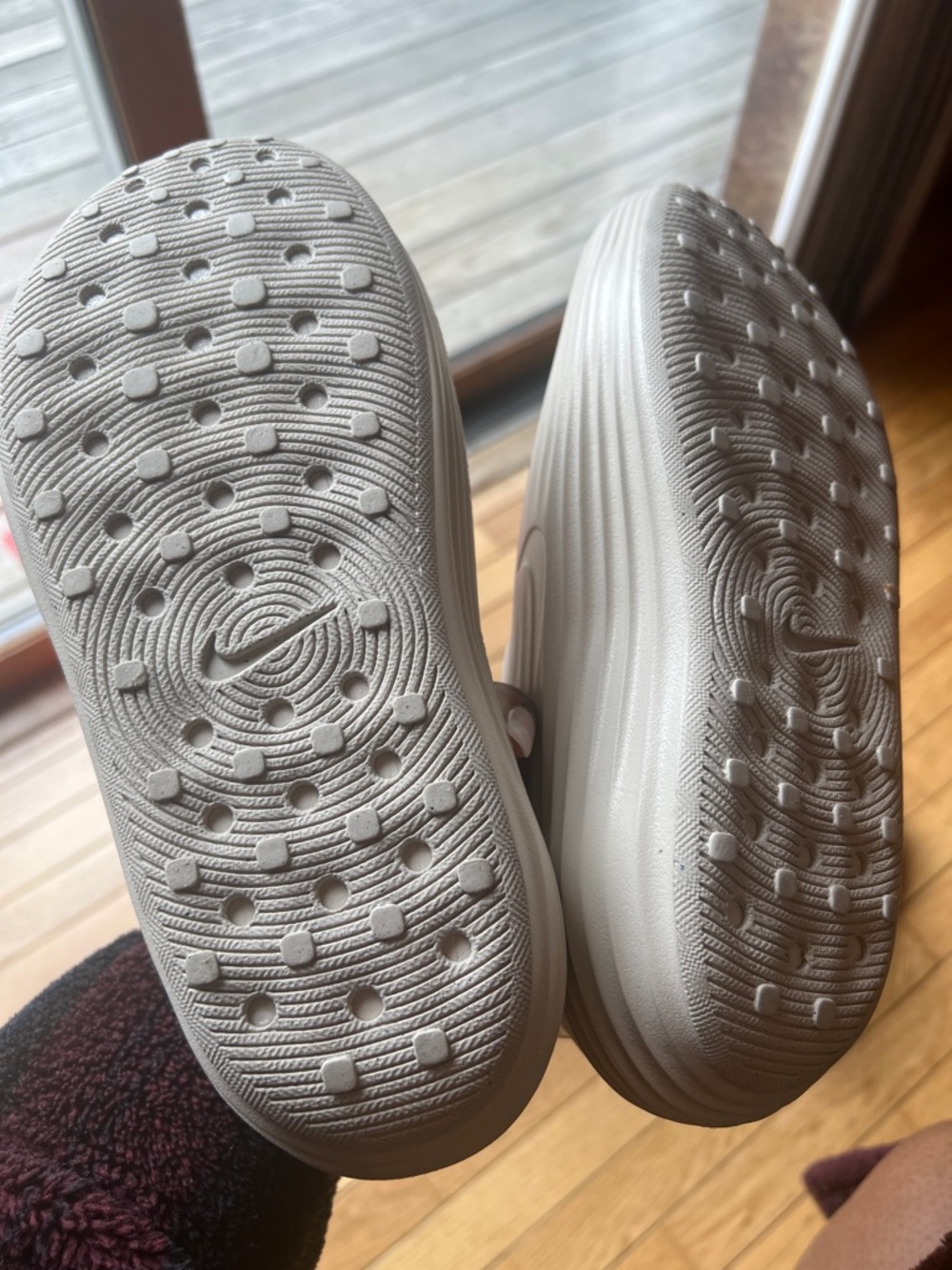 Nike ReactX Rejuven8 bundle.  Cream
And black like new condition .. see photos - Picture 6 of 7